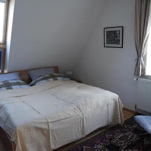  Apartment Blumenpott